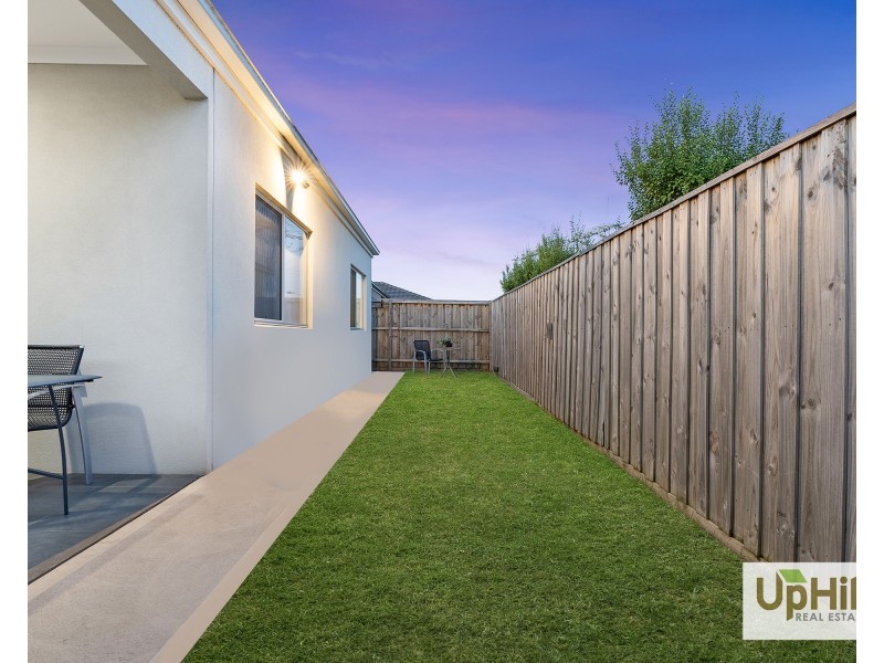 17  Lensing Street, Clyde North VIC 3978