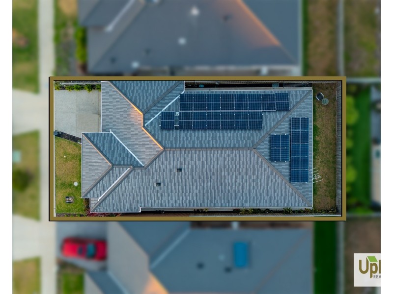 17  Lensing Street, Clyde North VIC 3978