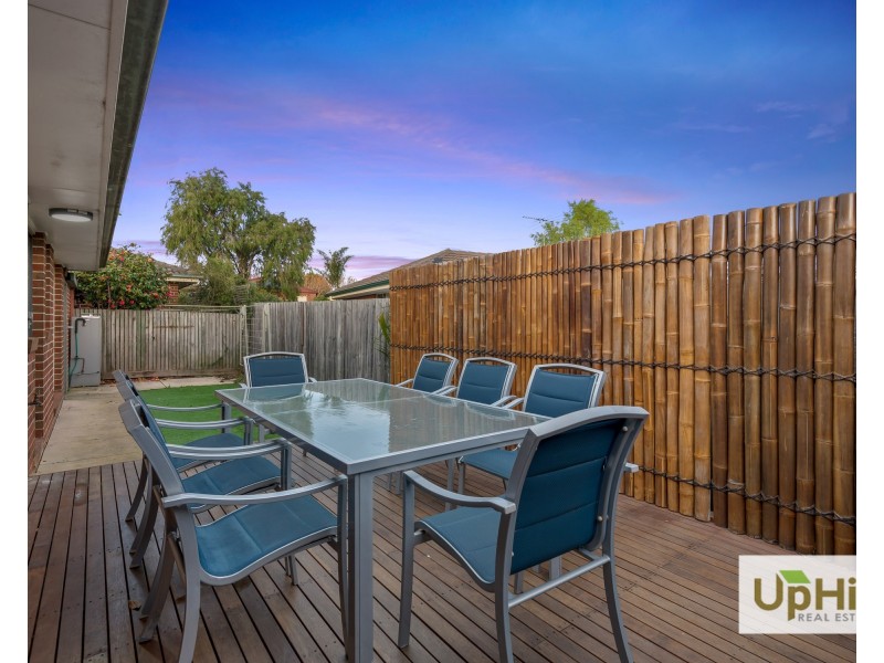 2/50-52 Bellevue Drive, Berwick VIC 3806