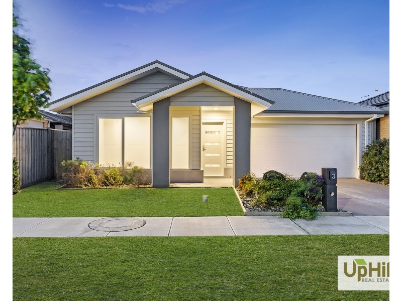 3 Whispering Way, Clyde North VIC 3978