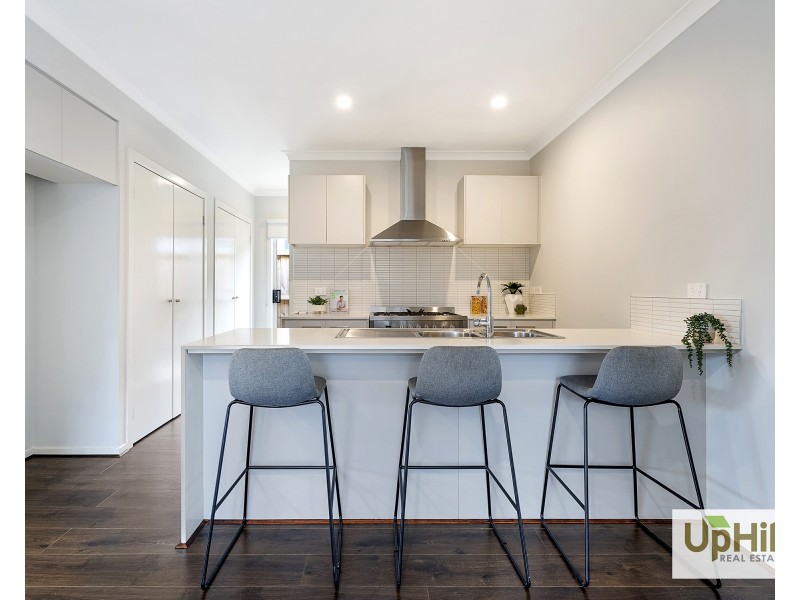 3 Whispering Way, Clyde North VIC 3978