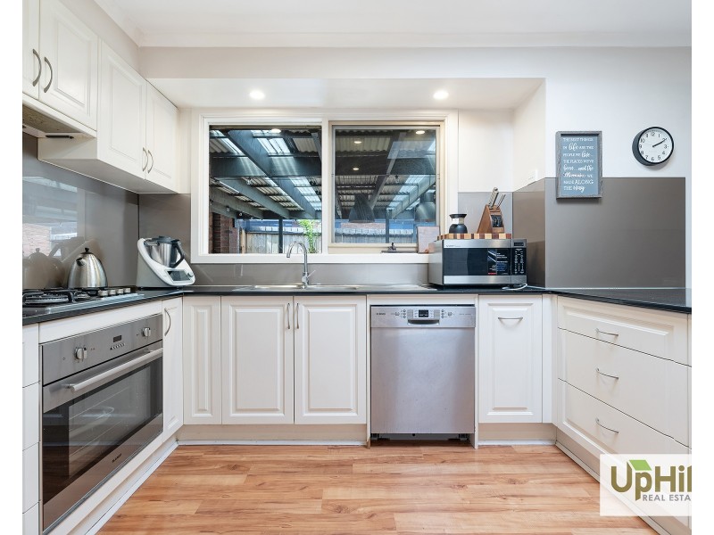 84 Courtenay Avenue, Cranbourne North VIC 3977