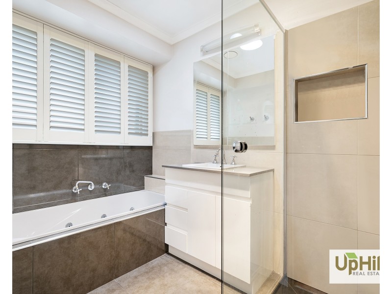 84 Courtenay Avenue, Cranbourne North VIC 3977