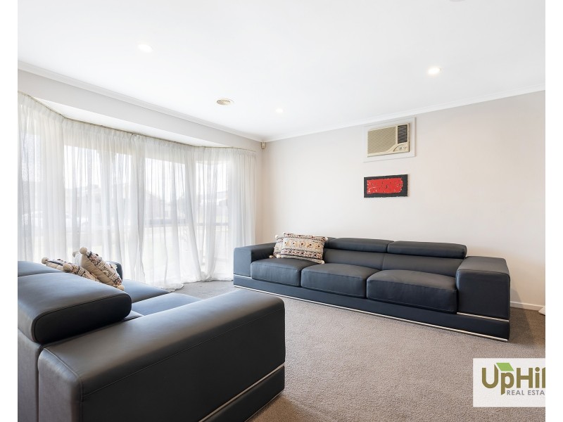 84 Courtenay Avenue, Cranbourne North VIC 3977