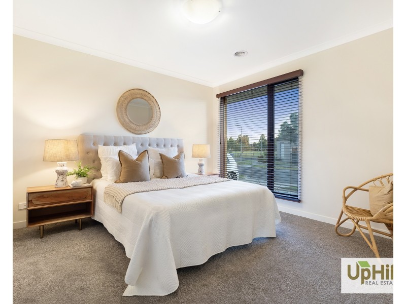58 Wilkiea Crescent, Cranbourne North VIC 3977