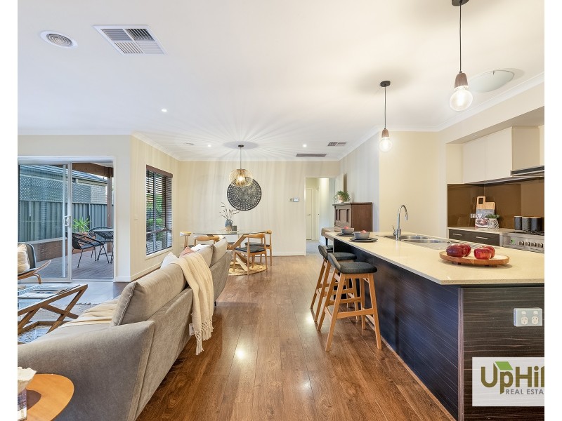 58 Wilkiea Crescent, Cranbourne North VIC 3977