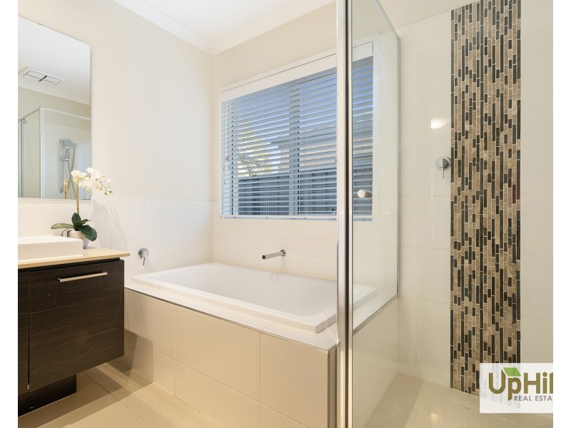 58 Wilkiea Crescent, Cranbourne North VIC 3977