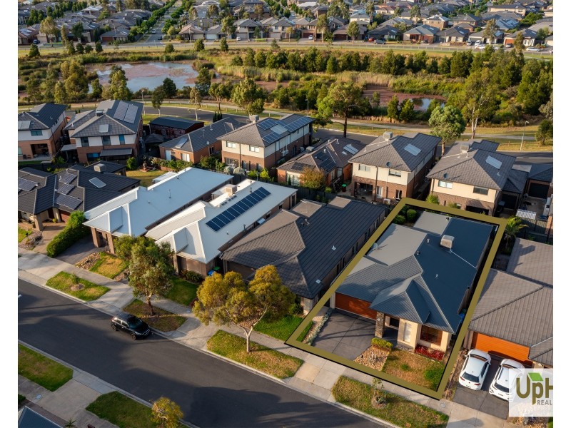 58 Wilkiea Crescent, Cranbourne North VIC 3977