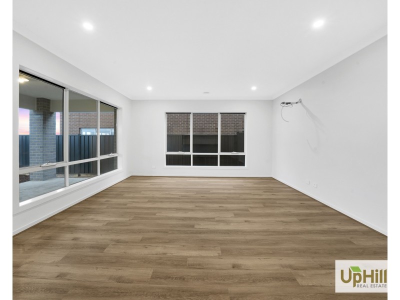 50 Newbolt Parade, Clyde North VIC 3978