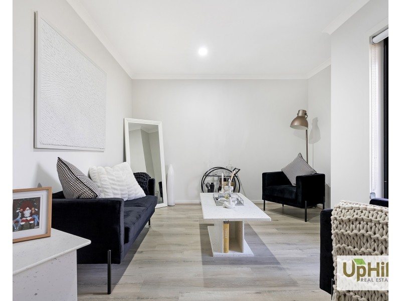 3 Mortdale Lane, Clyde North VIC 3978