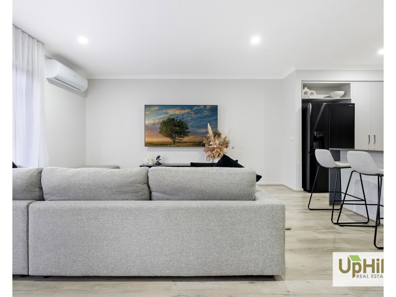 3 Mortdale Lane, Clyde North VIC 3978