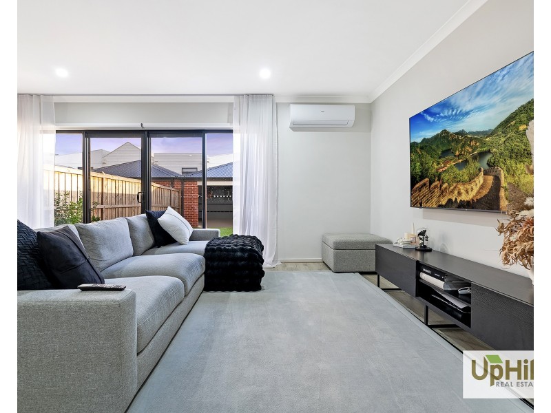 3 Mortdale Lane, Clyde North VIC 3978