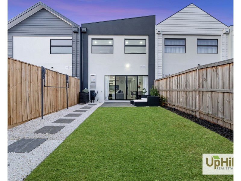 3 Mortdale Lane, Clyde North VIC 3978