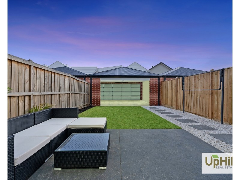 3 Mortdale Lane, Clyde North VIC 3978