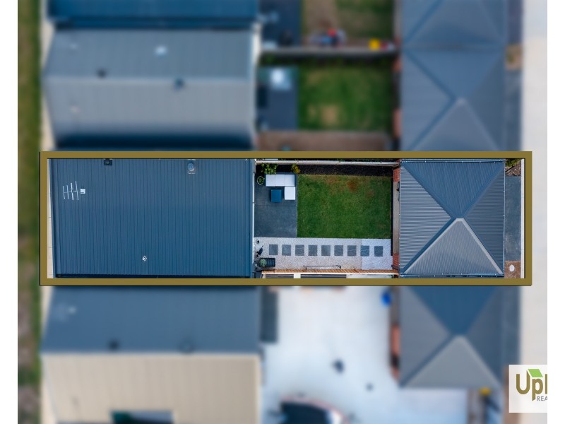 3 Mortdale Lane, Clyde North VIC 3978