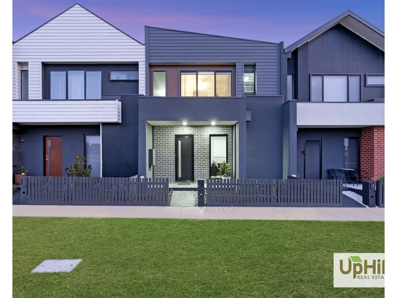 3 Mortdale Lane, Clyde North VIC 3978