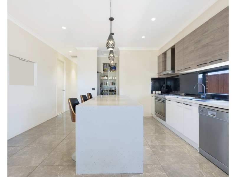 23  Vermillion Drive, Clyde North VIC 3978