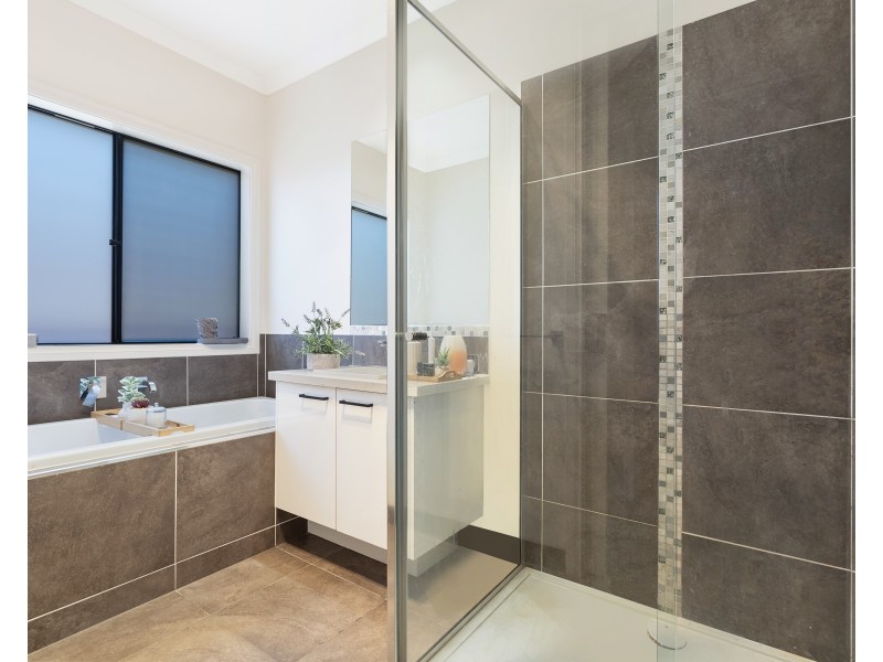 23  Vermillion Drive, Clyde North VIC 3978