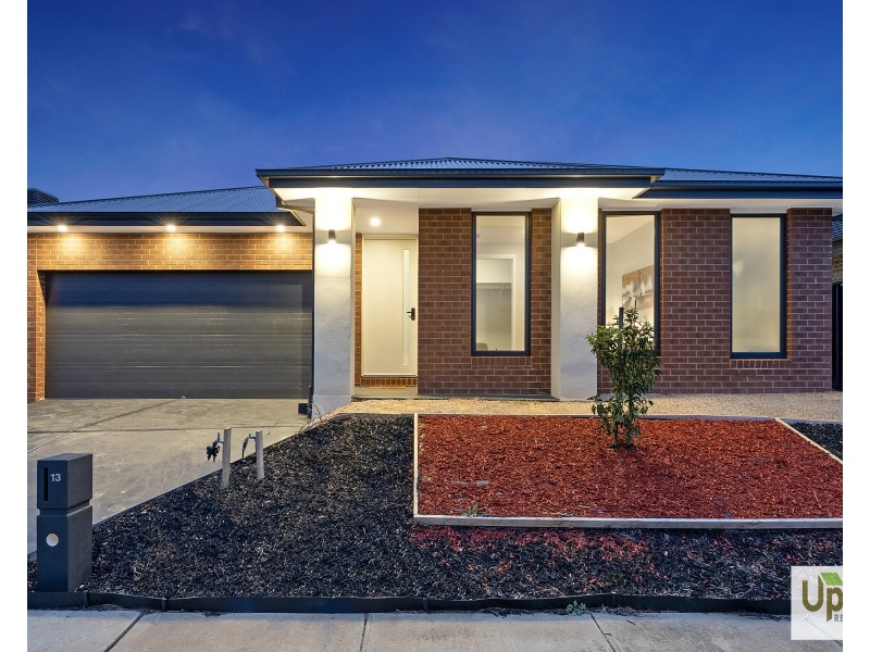 13 Salim Way, Clyde North VIC 3978