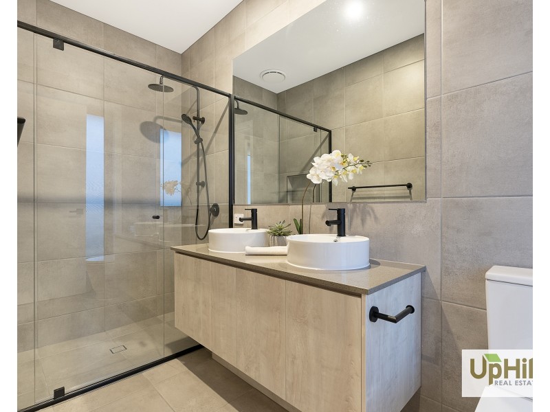 13 Salim Way, Clyde North VIC 3978