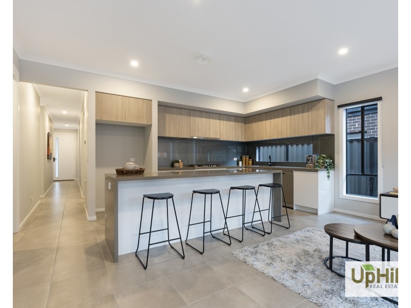 13 Salim Way, Clyde North VIC 3978