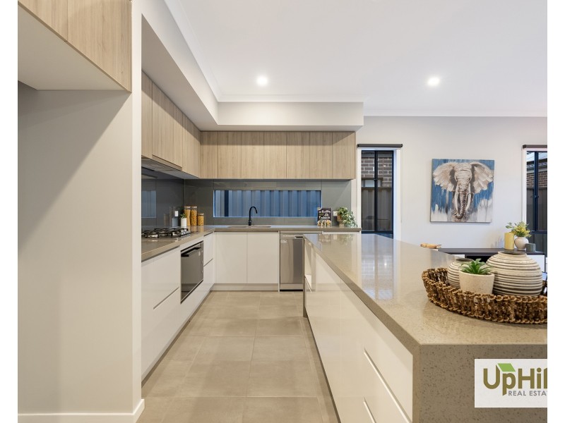 13 Salim Way, Clyde North VIC 3978