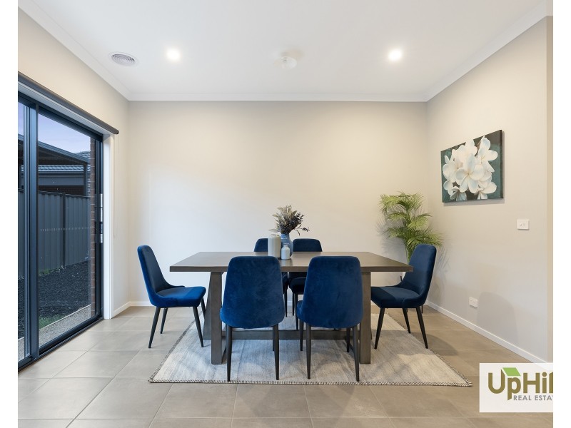 13 Salim Way, Clyde North VIC 3978