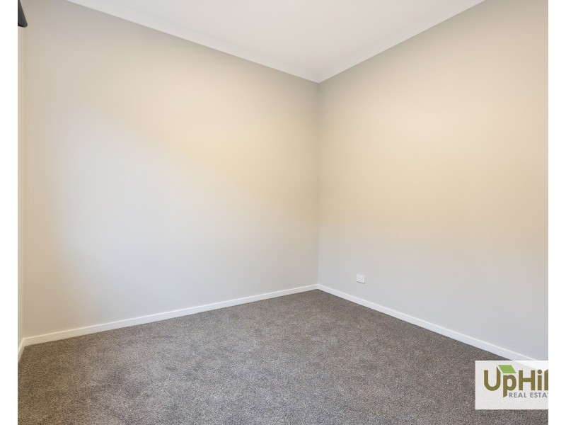 13 Salim Way, Clyde North VIC 3978