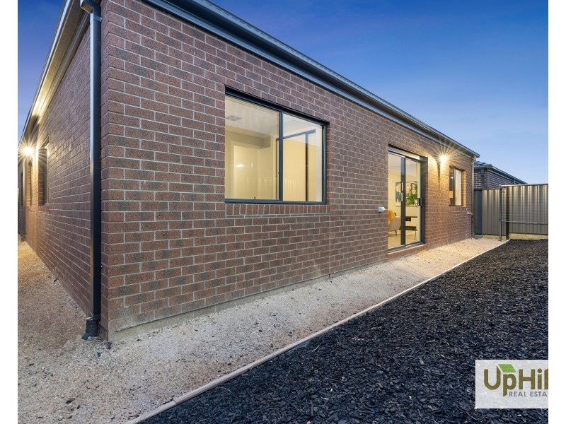 13 Salim Way, Clyde North VIC 3978