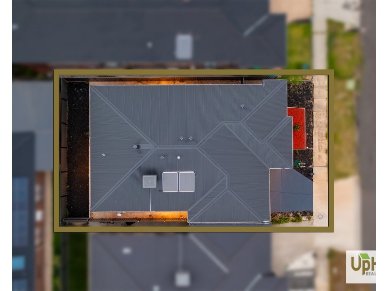 13 Salim Way, Clyde North VIC 3978