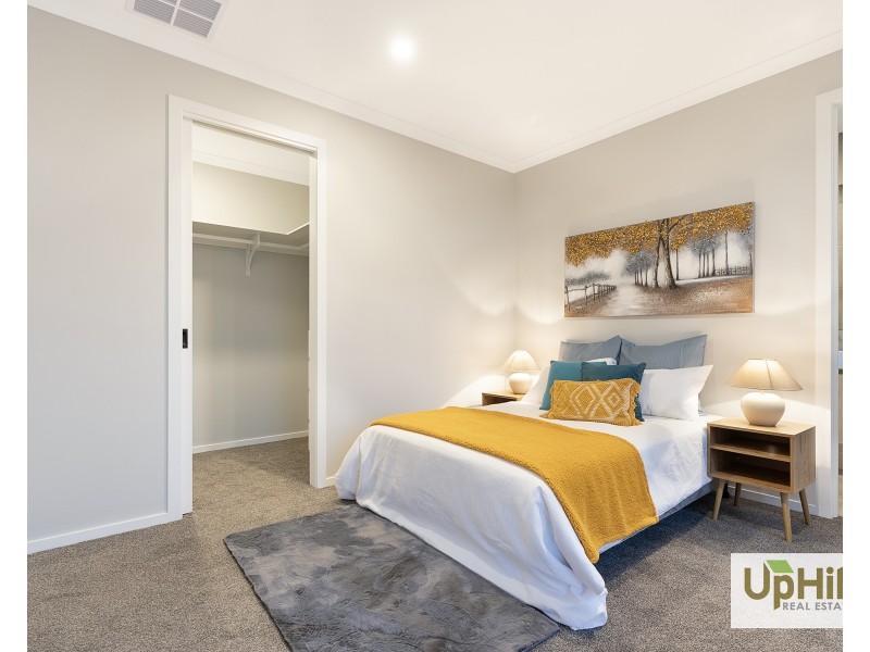 13 Salim Way, Clyde North VIC 3978