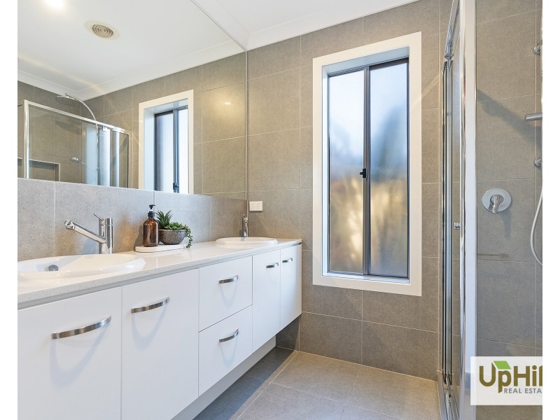 15  Tideswell Street, Clyde North VIC 3978