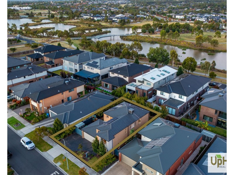 15  Tideswell Street, Clyde North VIC 3978