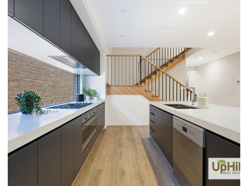28 Woolly Parade, Clyde North VIC 3978
