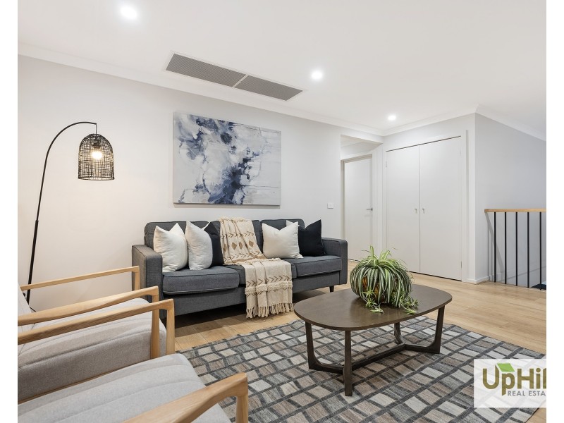 28 Woolly Parade, Clyde North VIC 3978