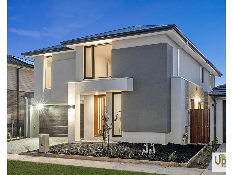 28 Woolly Parade, Clyde North VIC 3978