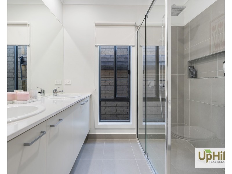 11 Fairweather Street, Clyde VIC 3978