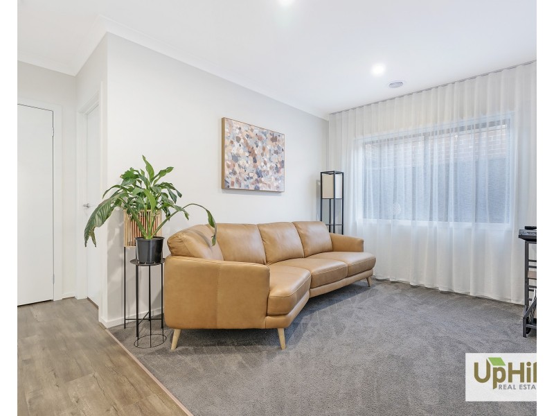 11 Fairweather Street, Clyde VIC 3978