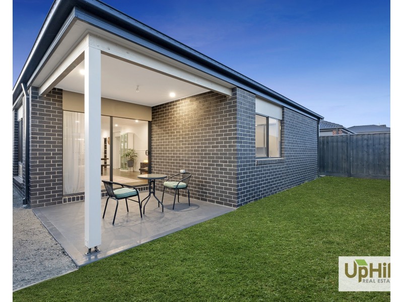 11 Fairweather Street, Clyde VIC 3978