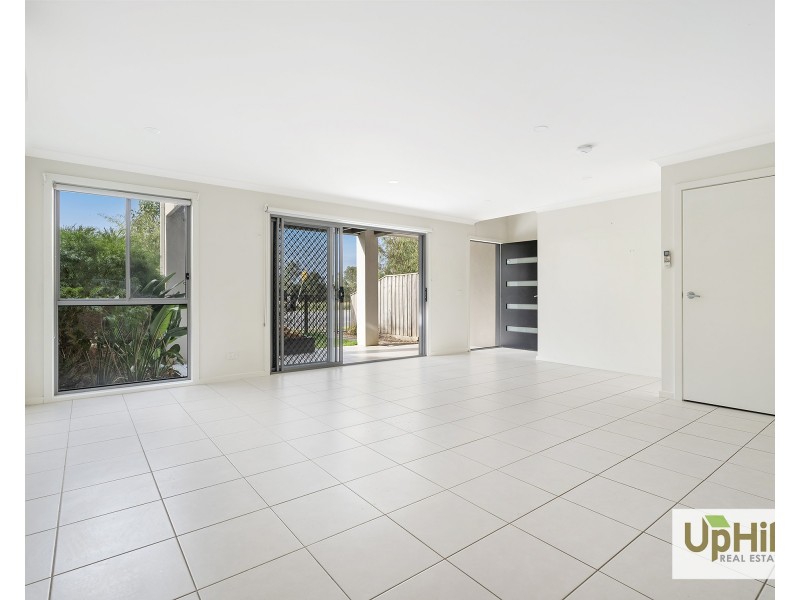 4 Nunkeri Court, Clyde North VIC 3978