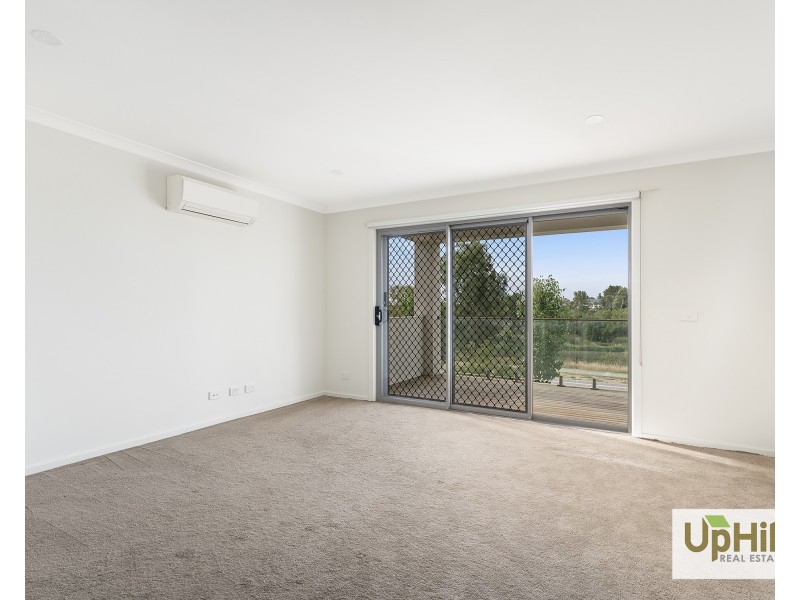 4 Nunkeri Court, Clyde North VIC 3978