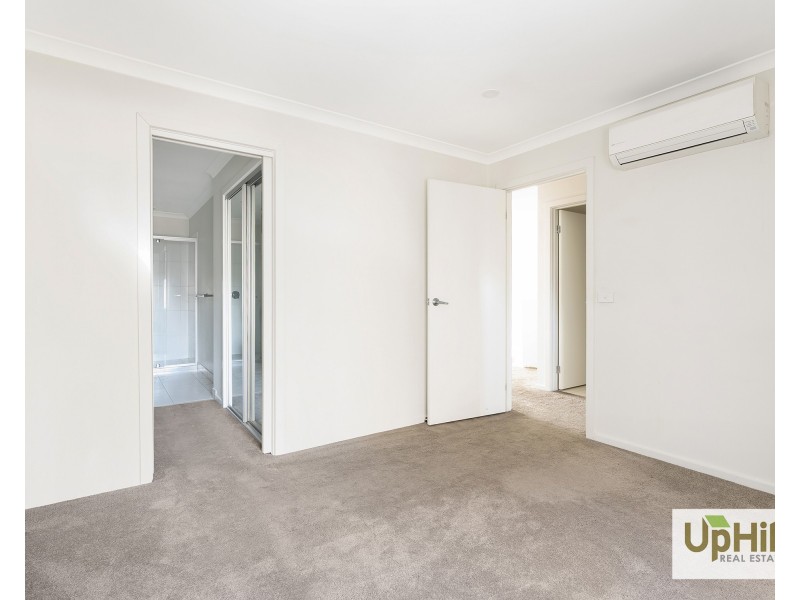 4 Nunkeri Court, Clyde North VIC 3978