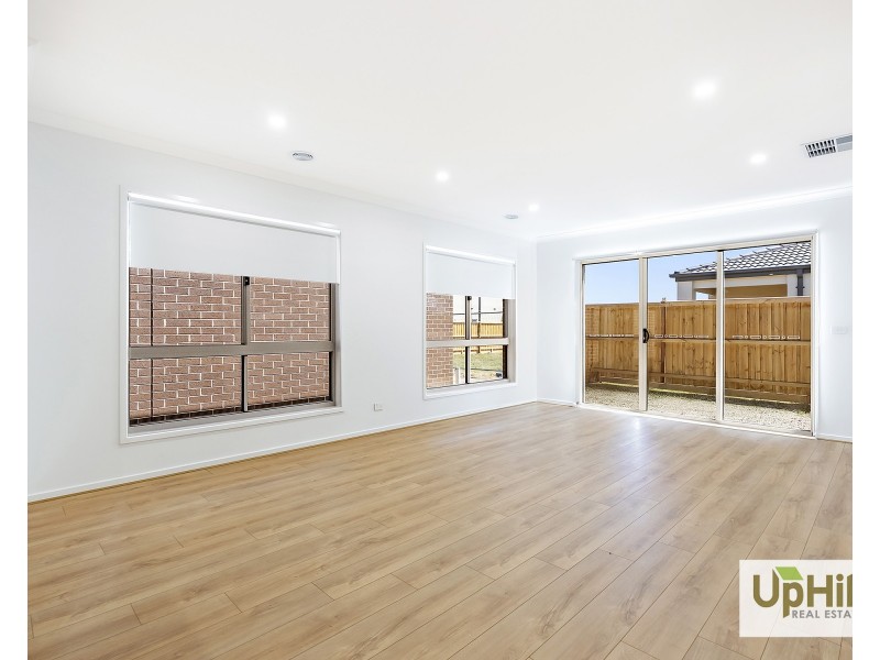 11 Taranto Street, Clyde VIC 3978