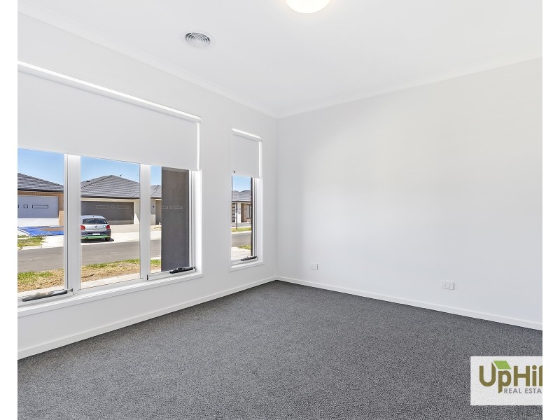 11 Taranto Street, Clyde VIC 3978