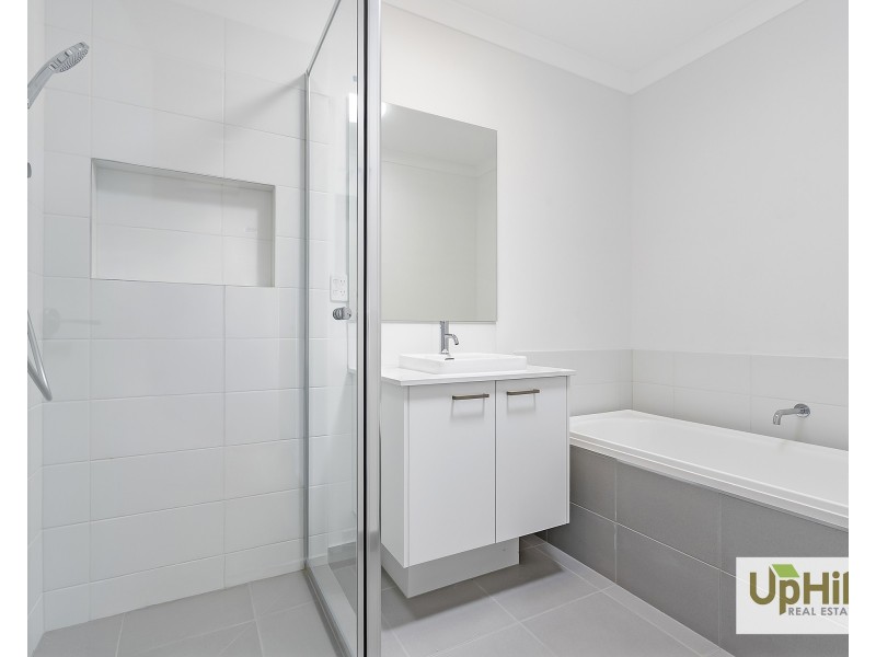 11 Taranto Street, Clyde VIC 3978