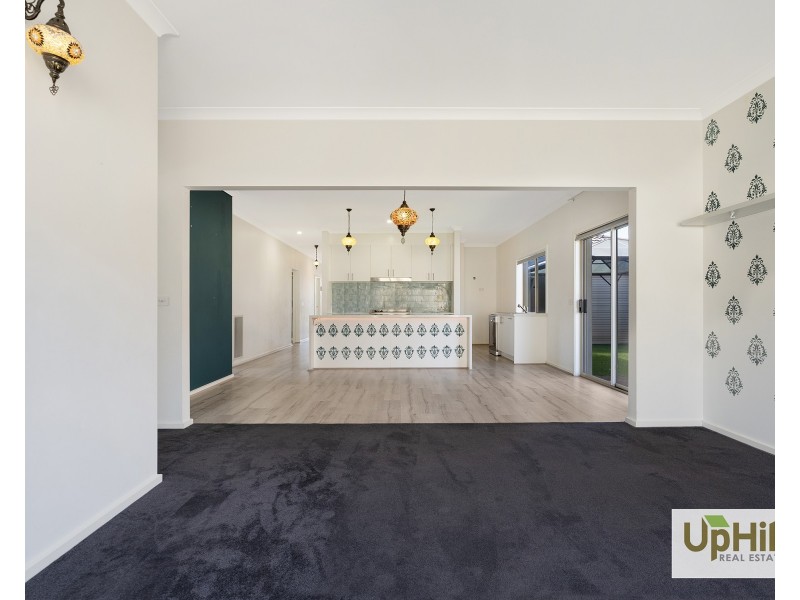 2 Galleon Street, Clyde North VIC 3978