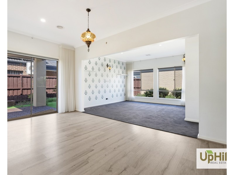 2 Galleon Street, Clyde North VIC 3978