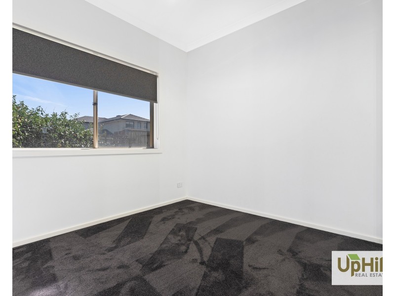 2 Galleon Street, Clyde North VIC 3978