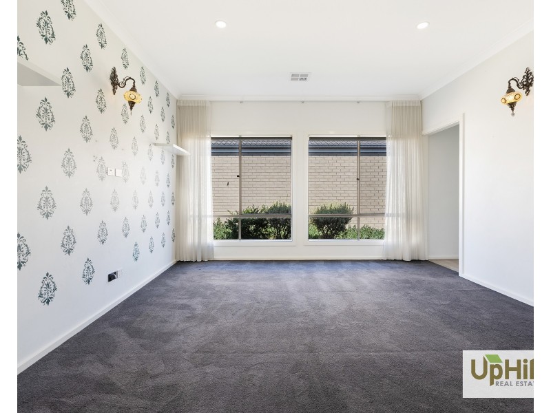 2 Galleon Street, Clyde North VIC 3978