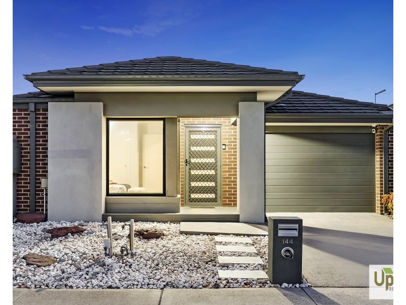 144 Lineham Drive, Cranbourne East VIC 3977